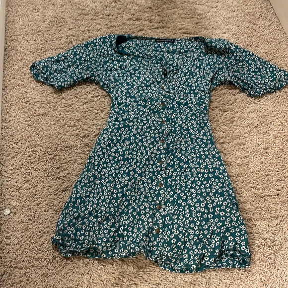American Eagle Outfitters Dresses & Skirts - Green and white flowery dress size small
